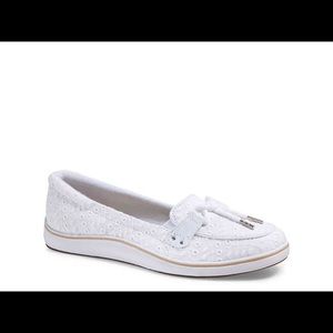 Last Call!! Grasshopper White eyelet canvas flats